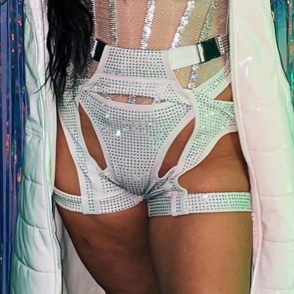 LIPT Label white morph shorts - Picture 3 of 5